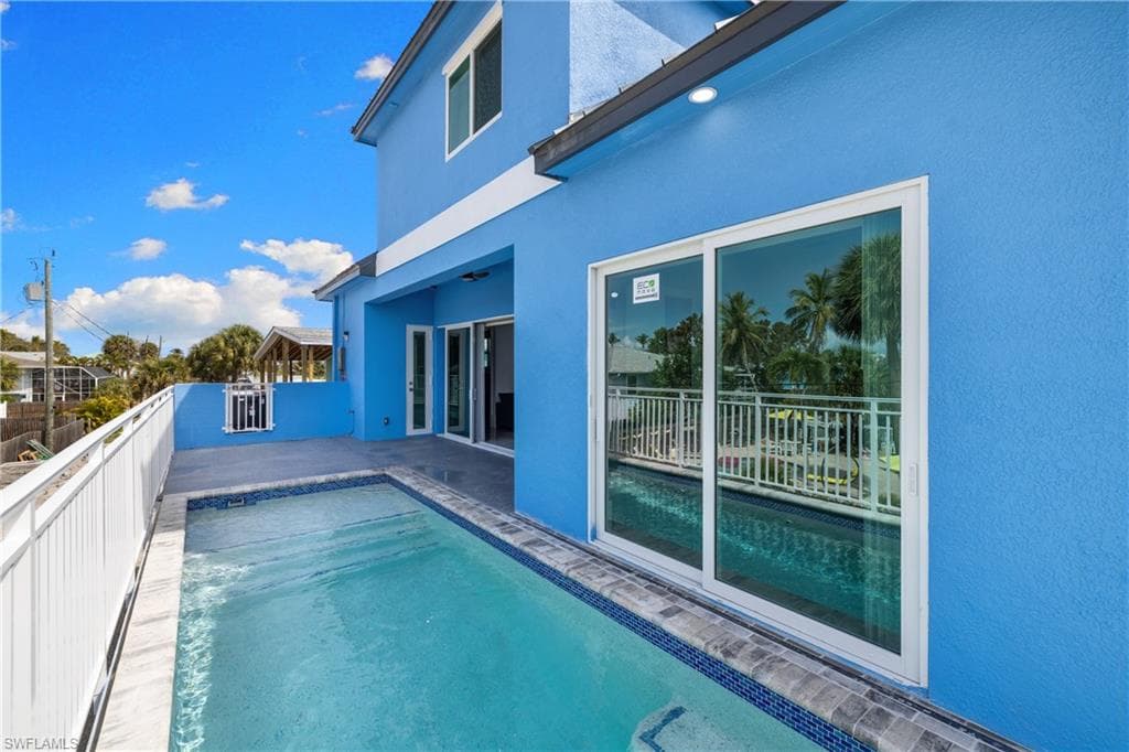 137 Hibiscus DR-18