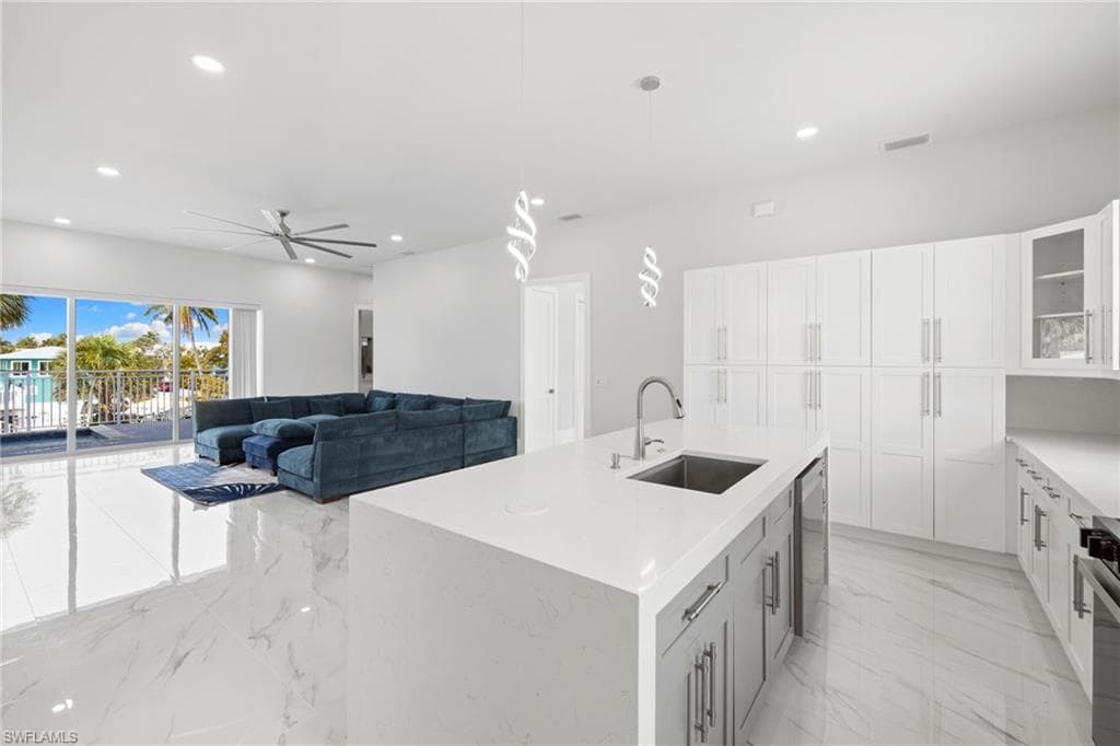137 Hibiscus DR-30