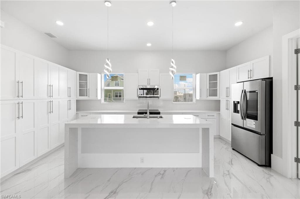 137 Hibiscus DR-28