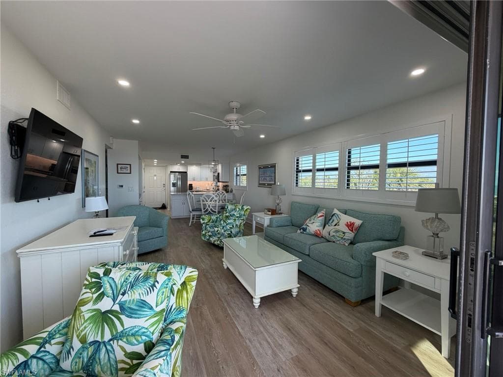 2230 Camino Del Mar DR, SANIBEL FL 33957-4