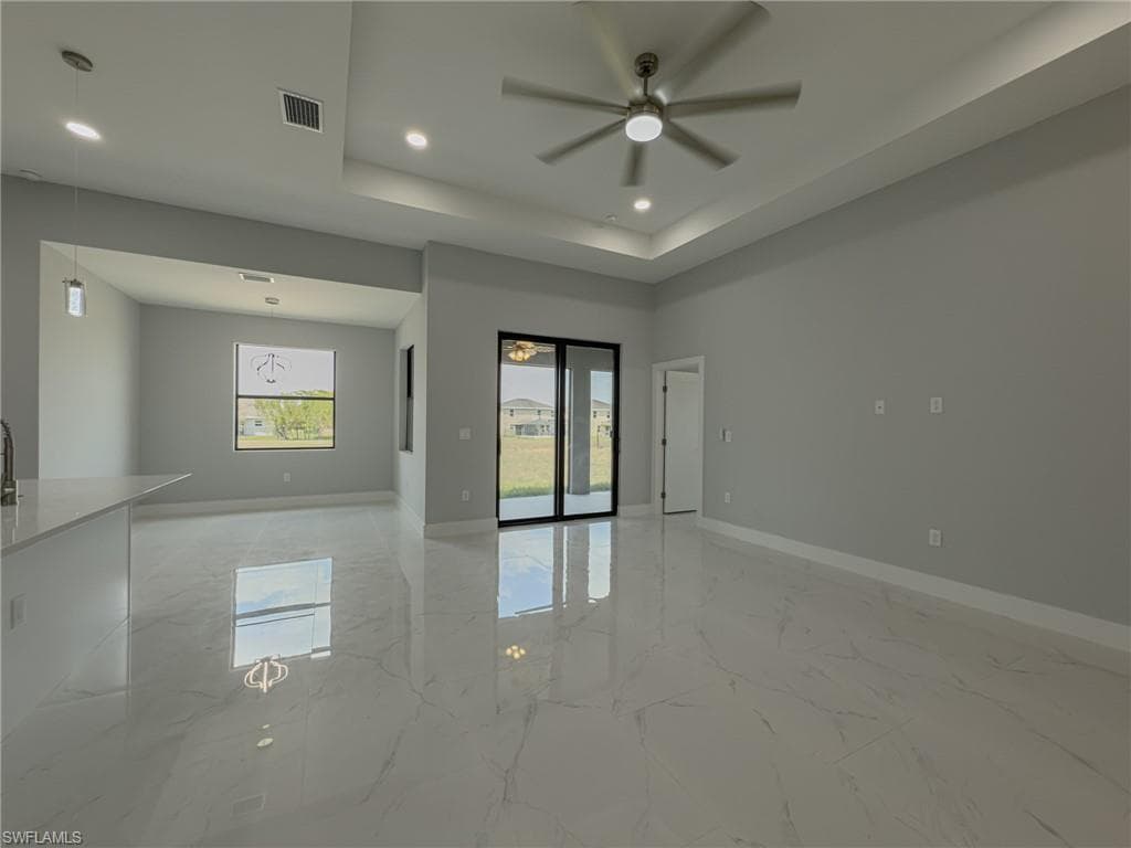 417 Paddock ST-10