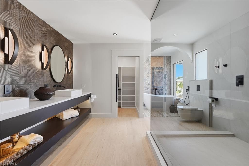 2795 N Beach RD # B, ENGLEWOOD FL 34223-26