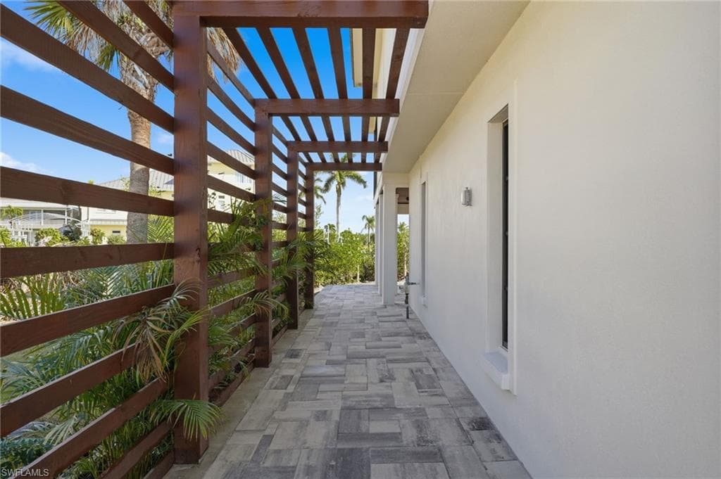 2795 N Beach RD # B, ENGLEWOOD FL 34223-42