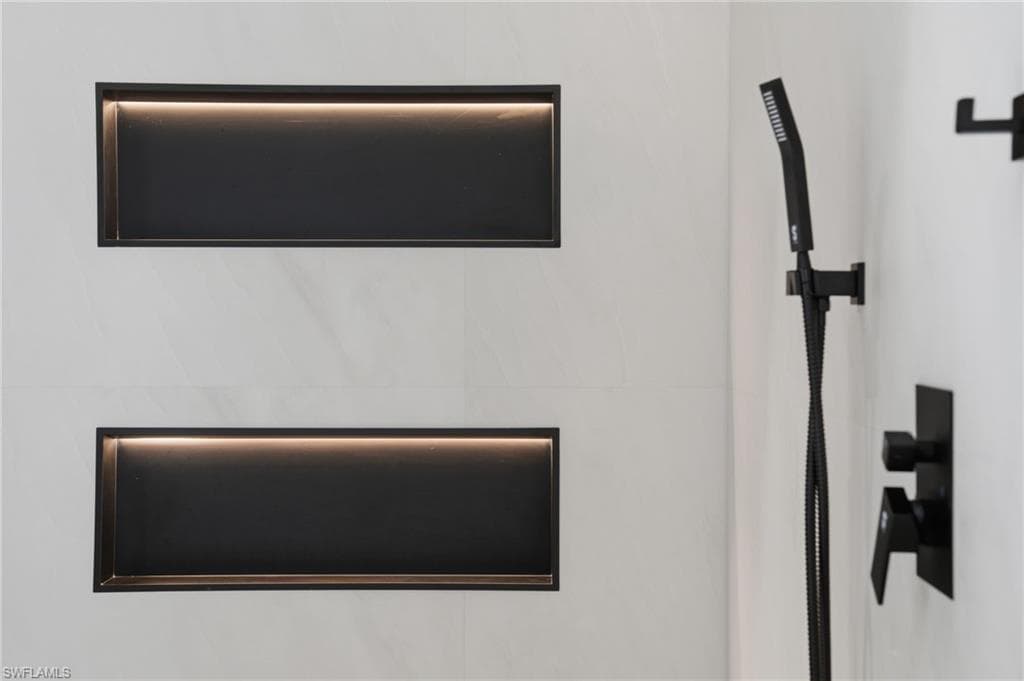 2795 N Beach RD # B, ENGLEWOOD FL 34223-21