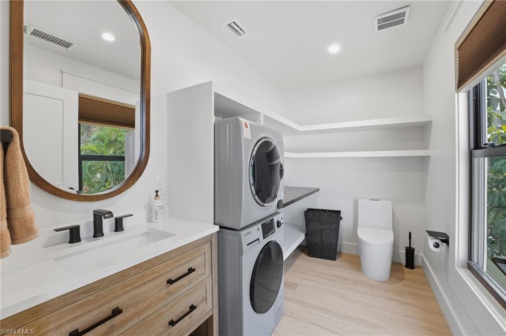 2795 N Beach RD # B, ENGLEWOOD FL 34223-14