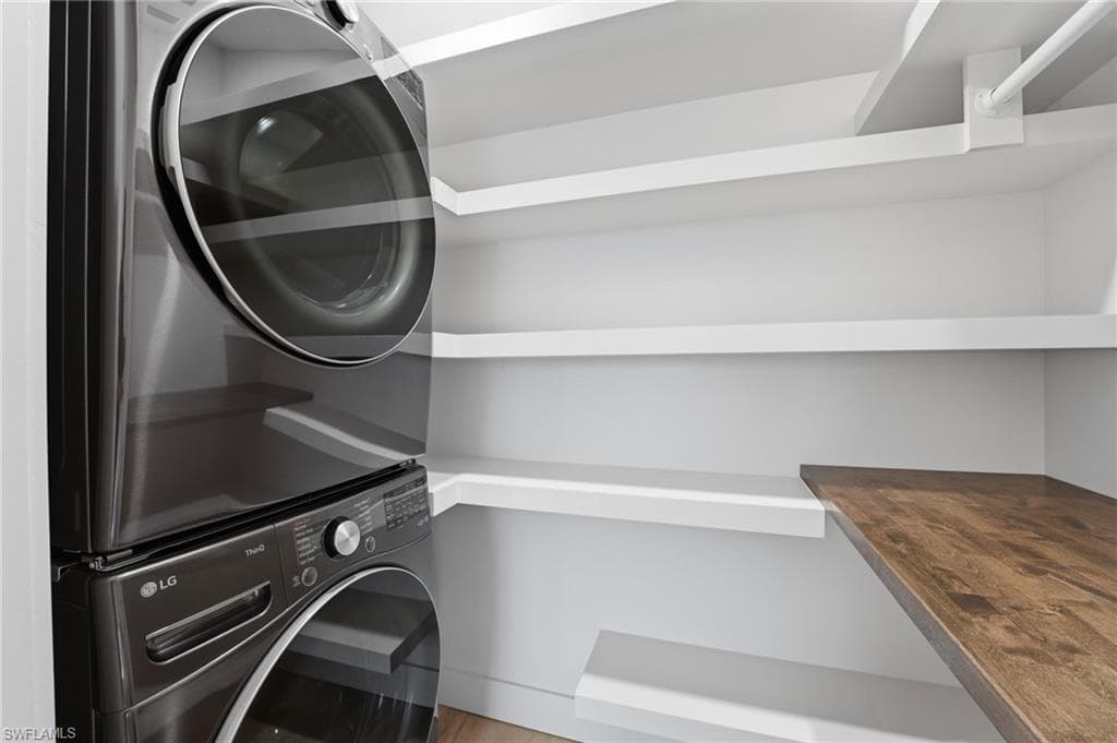 2795 N Beach RD # B, ENGLEWOOD FL 34223-39