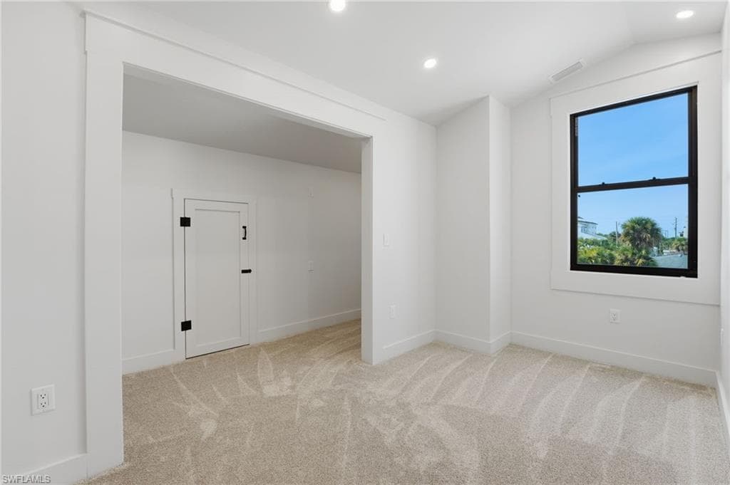 2795 N Beach RD # B, ENGLEWOOD FL 34223-34