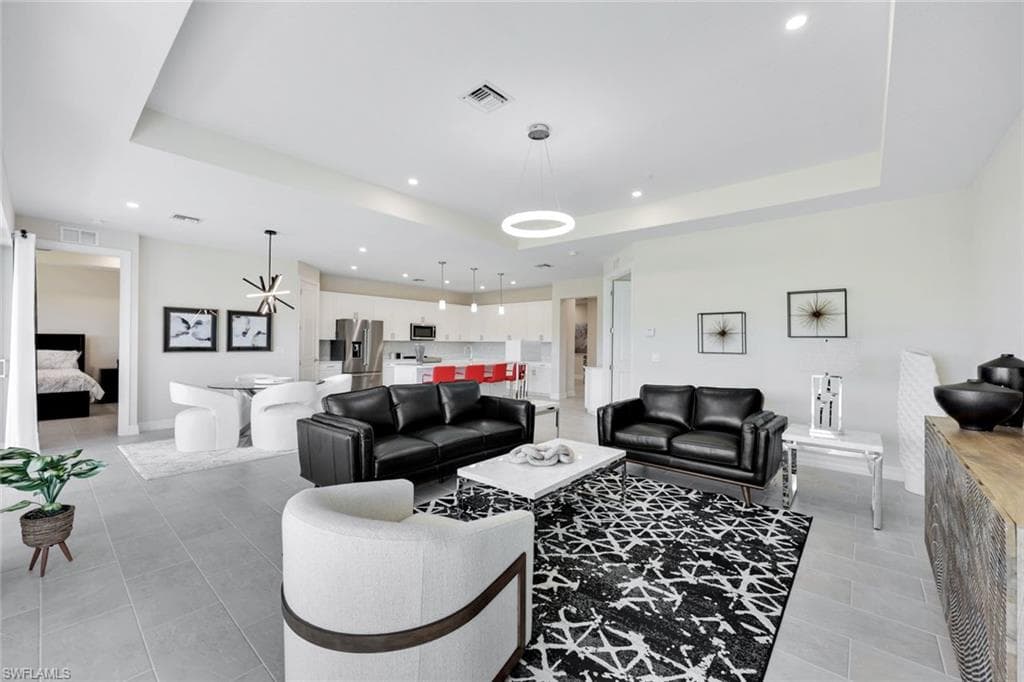 316 Indies DR W 201-3