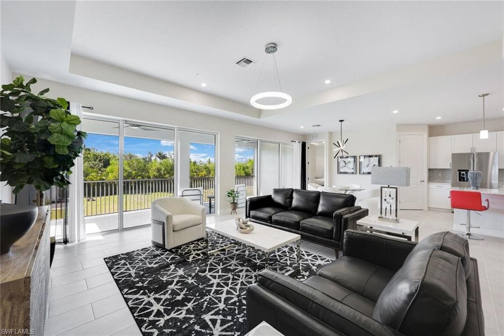 316 Indies DR W 201-1