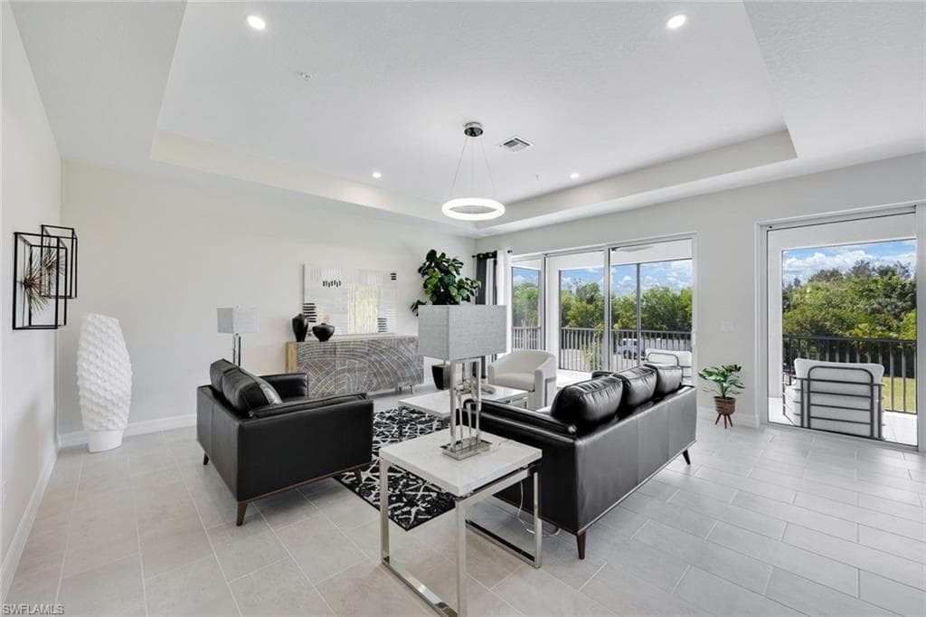 316 Indies DR W 201-5