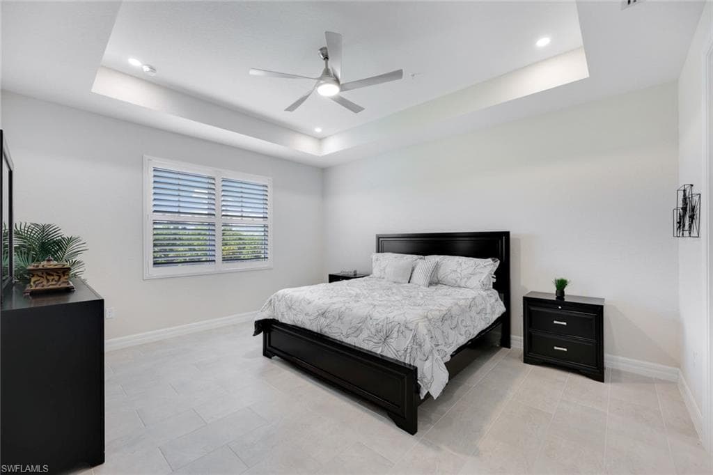 316 Indies DR W 201-8