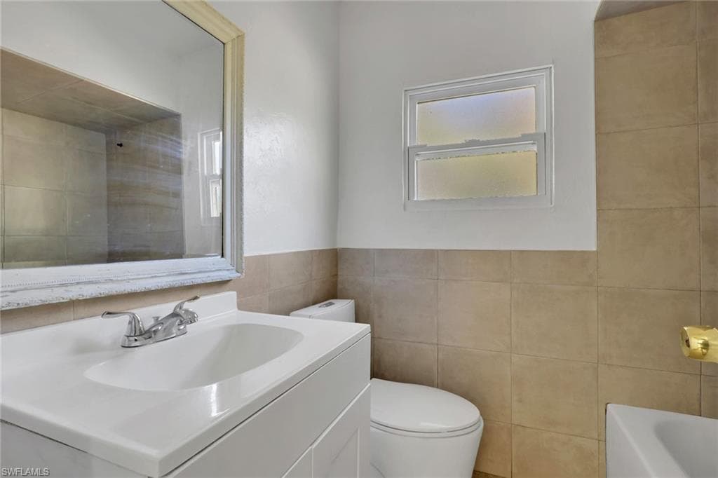 2933 Jackson ST-22