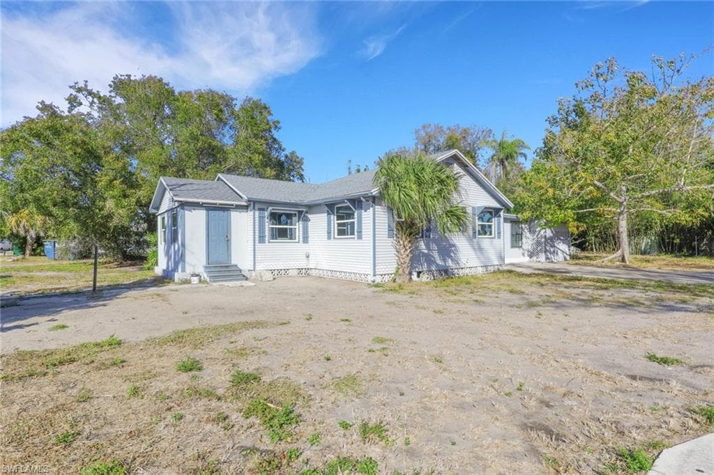 2933 Jackson ST-1