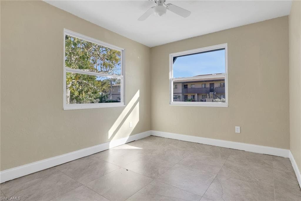2933 Jackson ST-15