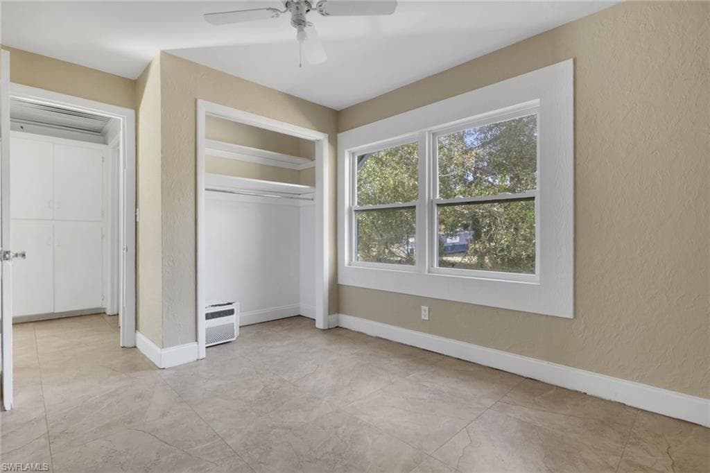 2933 Jackson ST-21
