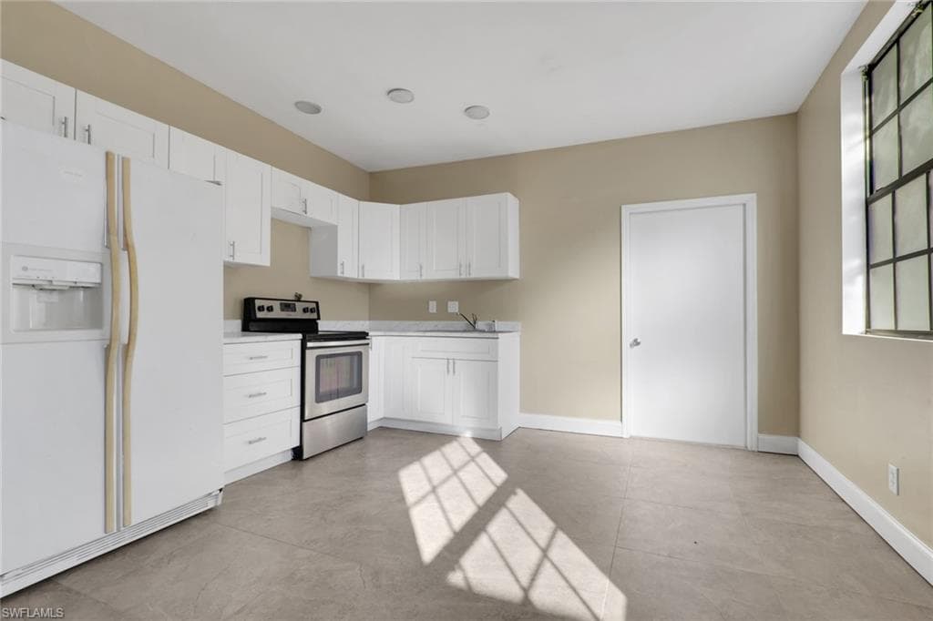 2933 Jackson ST-27