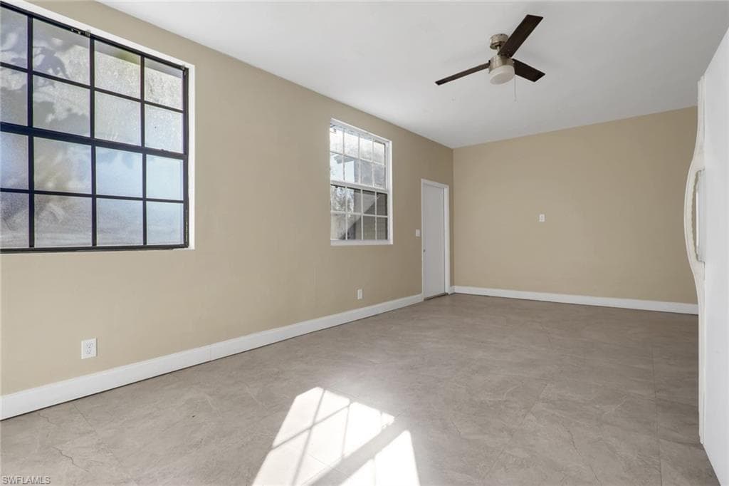 2933 Jackson ST-29