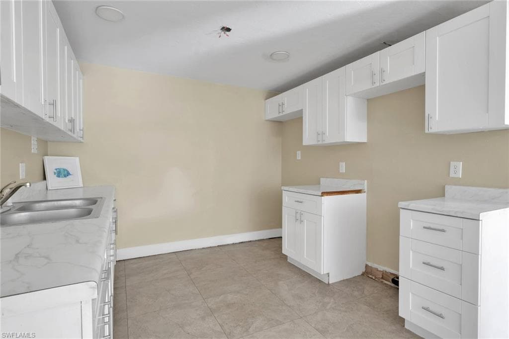 2933 Jackson ST-13