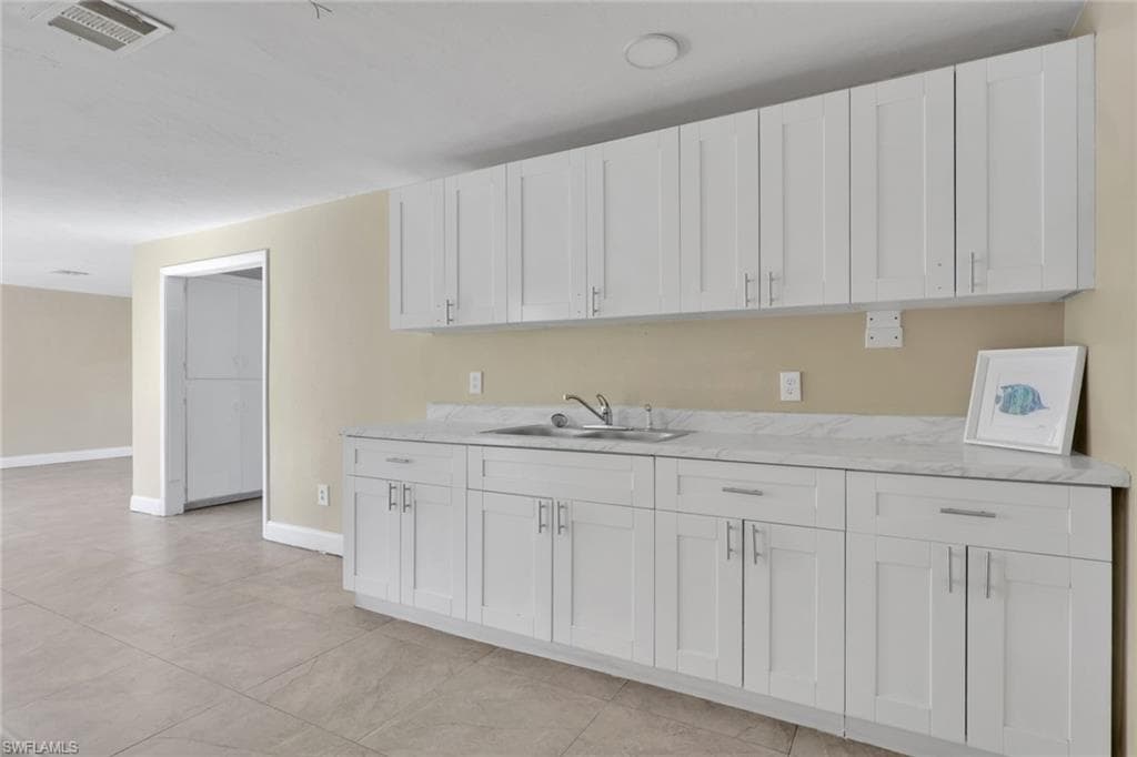 2933 Jackson ST-14