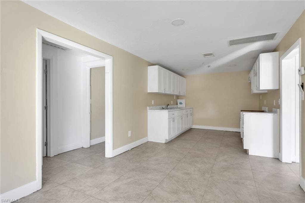2933 Jackson ST-10