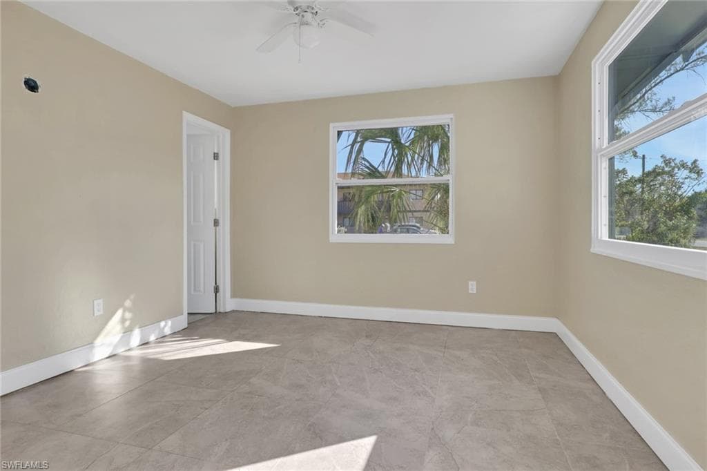 2933 Jackson ST-18