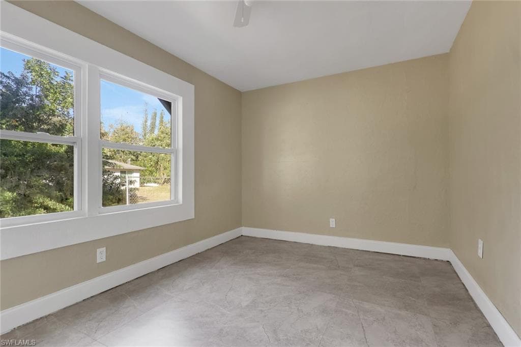 2933 Jackson ST-20