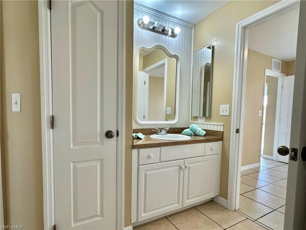 2015 Xelda AVE N, LEHIGH ACRES FL 33971-31