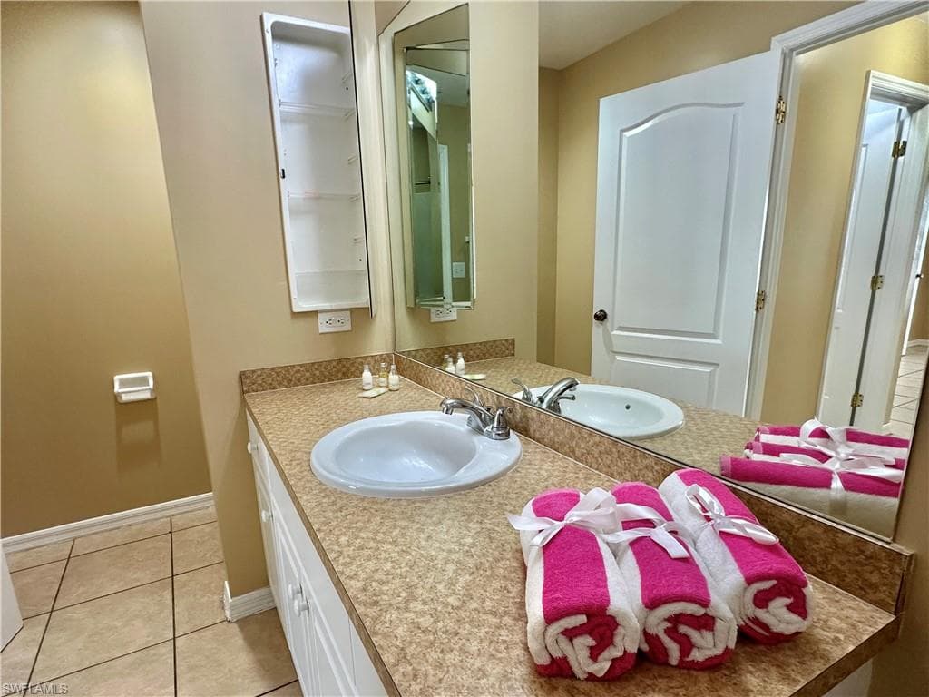 2015 Xelda AVE N, LEHIGH ACRES FL 33971-23