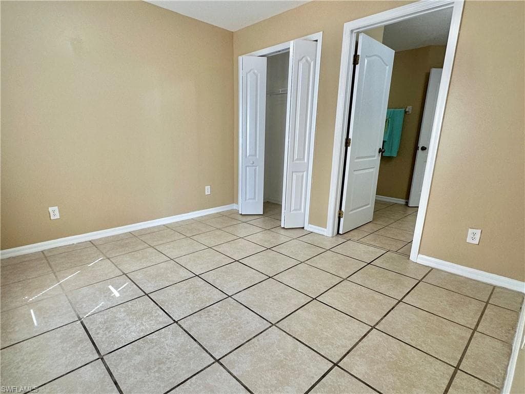 2015 Xelda AVE N, LEHIGH ACRES FL 33971-29