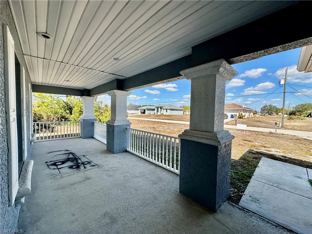 2015 Xelda AVE N, LEHIGH ACRES FL 33971-47