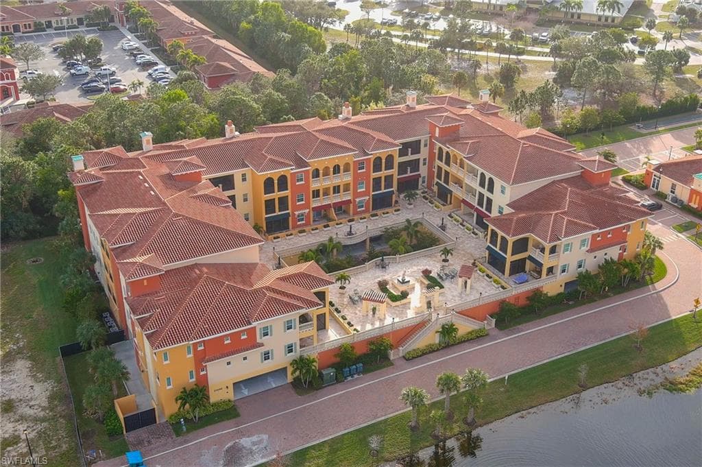 21490 Strada Nuova CIR # 309, ESTERO FL 33928-25