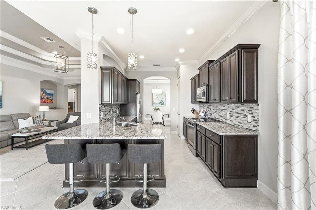 12045 Covent Garden CT 2103-6