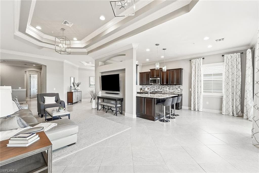 12045 Covent Garden CT 2103-8
