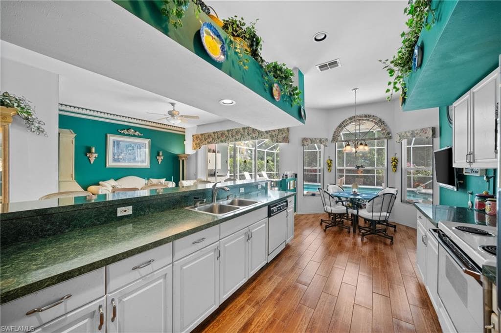 256 Countryside DR-9