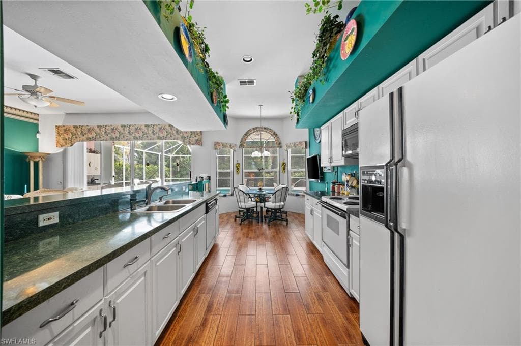 256 Countryside DR-10
