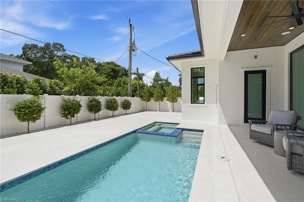1102 9th AVE N-21