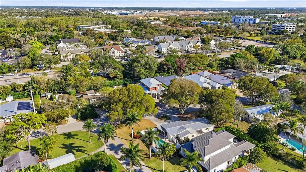 1070 13th ST N, NAPLES FL 34102-4