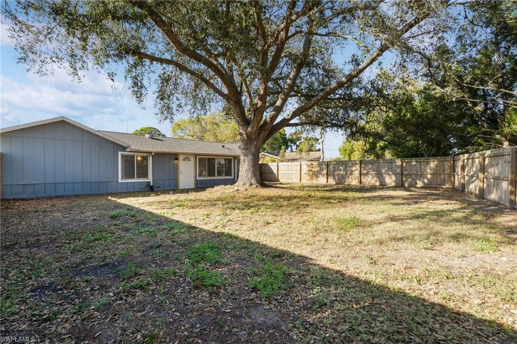 100 Contee DR, LEHIGH ACRES FL 33936-6