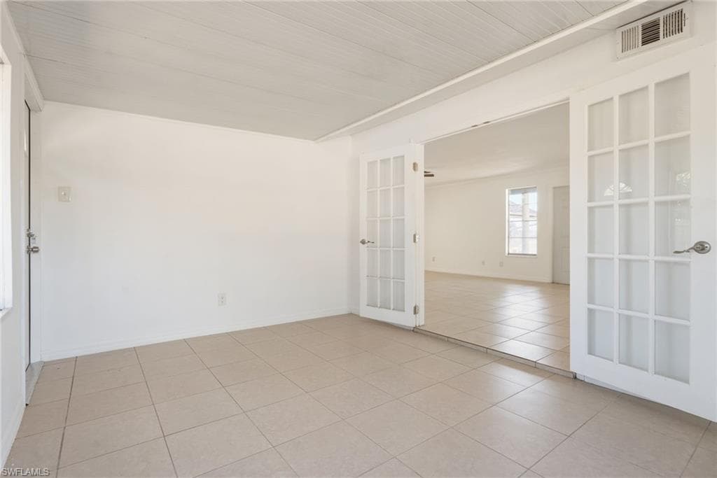 100 Contee DR, LEHIGH ACRES FL 33936-8