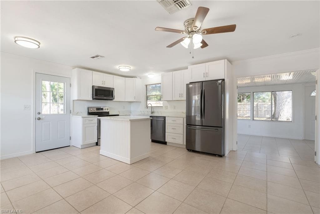 100 Contee DR, LEHIGH ACRES FL 33936-9