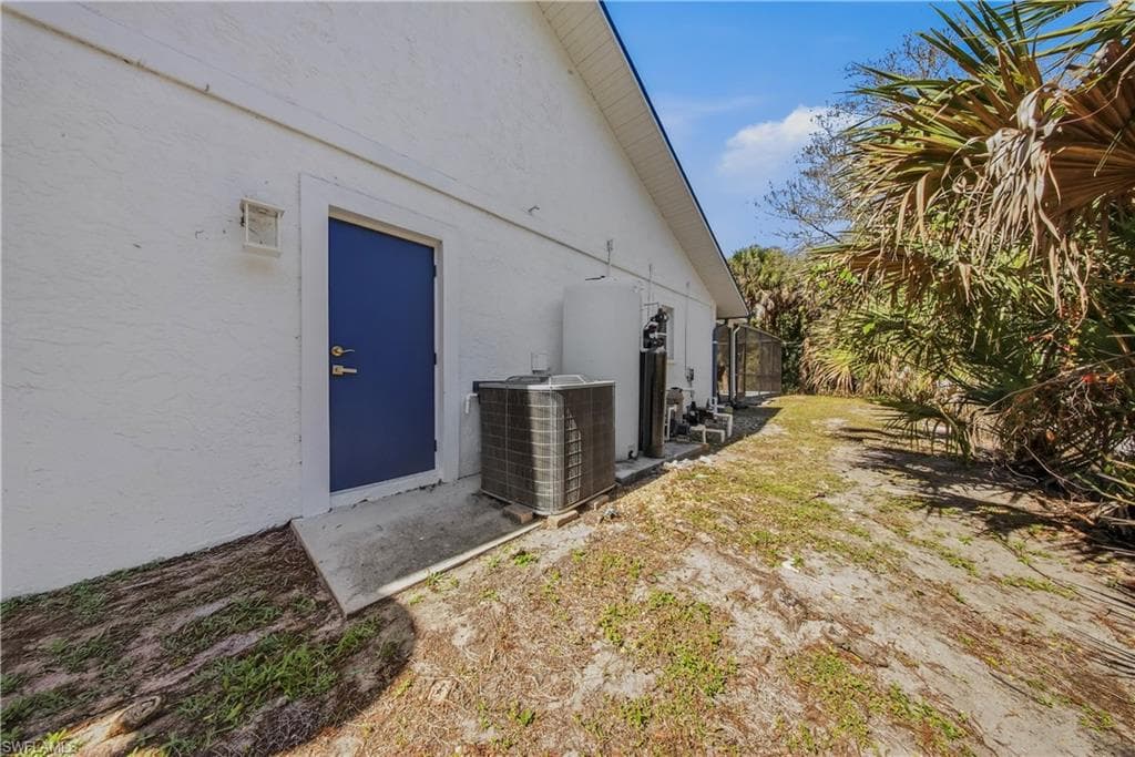 6051 Lancewood WAY, NAPLES FL 34116-33