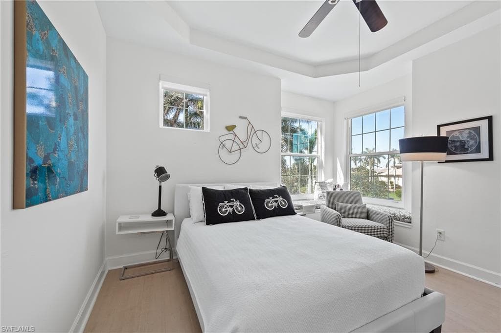 11160 Harbour Yacht CT B-24