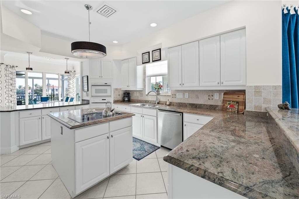 11160 Harbour Yacht CT B-5