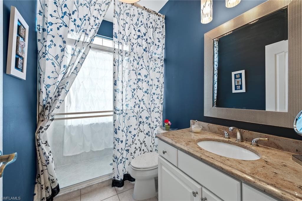 11160 Harbour Yacht CT B-25