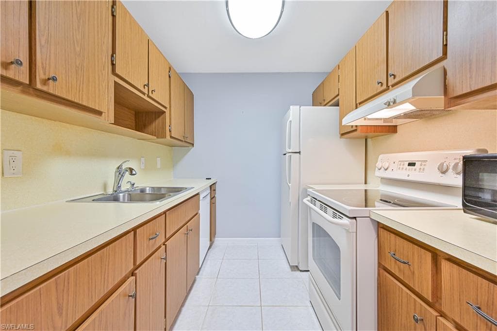 54 Laconia CT, FORT MYERS FL 33919-12