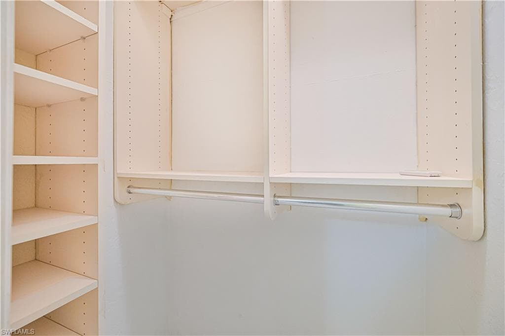 54 Laconia CT, FORT MYERS FL 33919-18