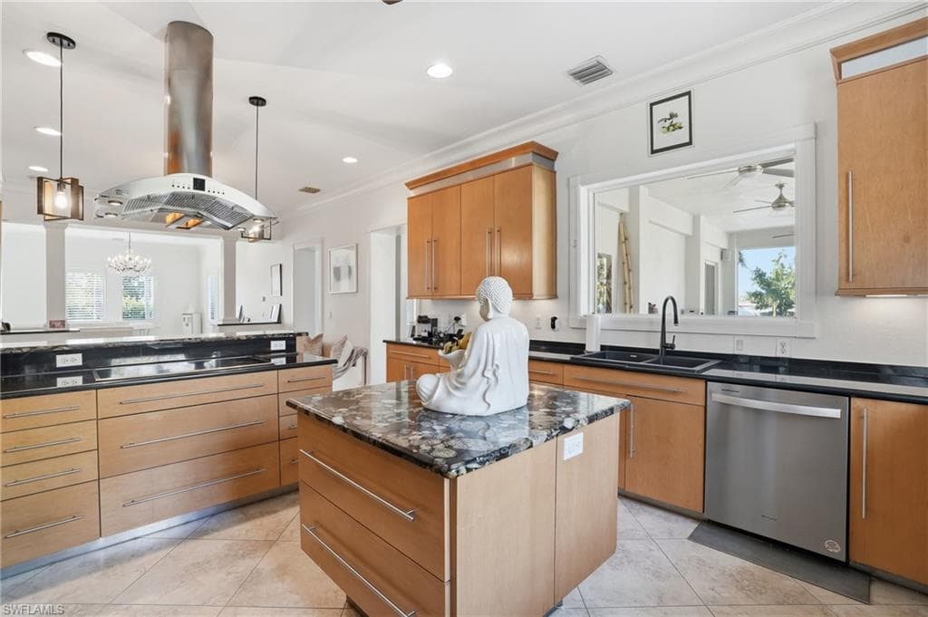 1205 Caloosa DR-9