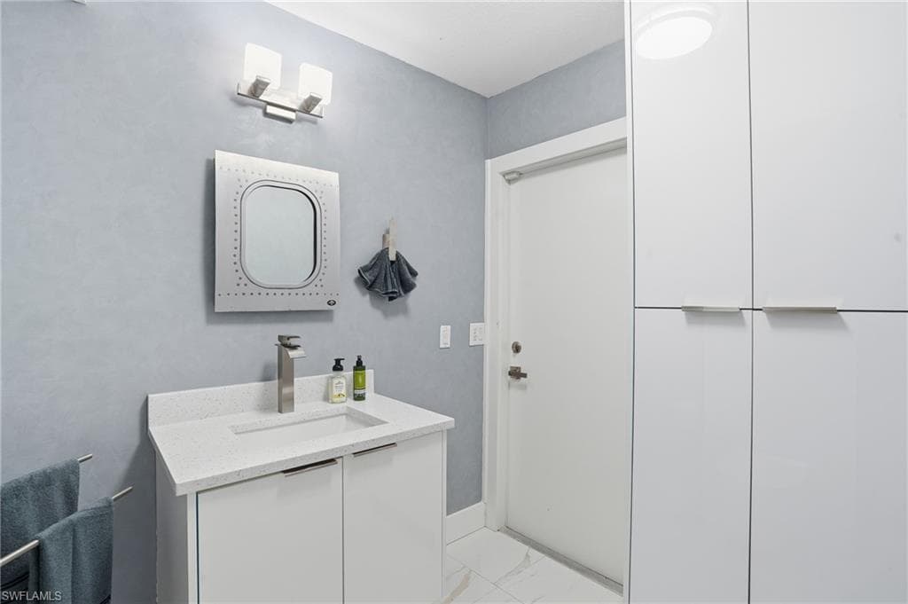 1205 Caloosa DR-32