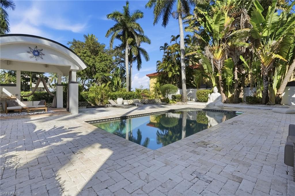 1205 Caloosa DR-36