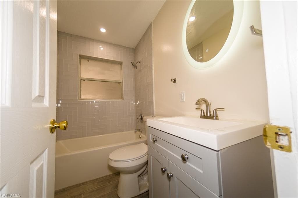 4330 Deleon ST, FORT MYERS FL 33901-22